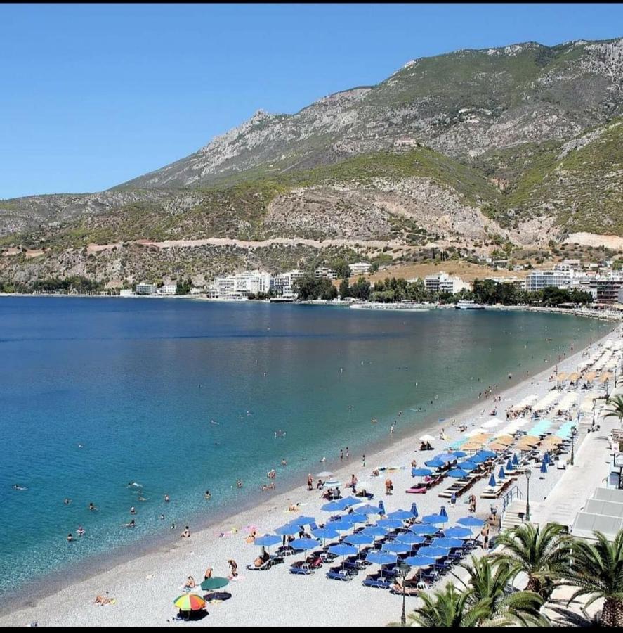 Central Apartment Near The Beach With Huge Private Terrace Loutraki  Exterior photo