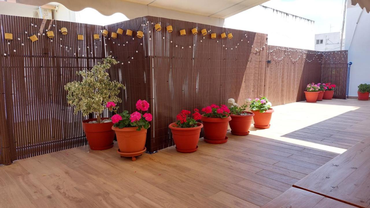Central Apartment Near The Beach With Huge Private Terrace Loutraki  Exterior photo